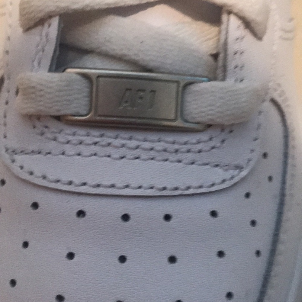 Nike Air Forces Kids Size 4.5 - Picture 4 of 7